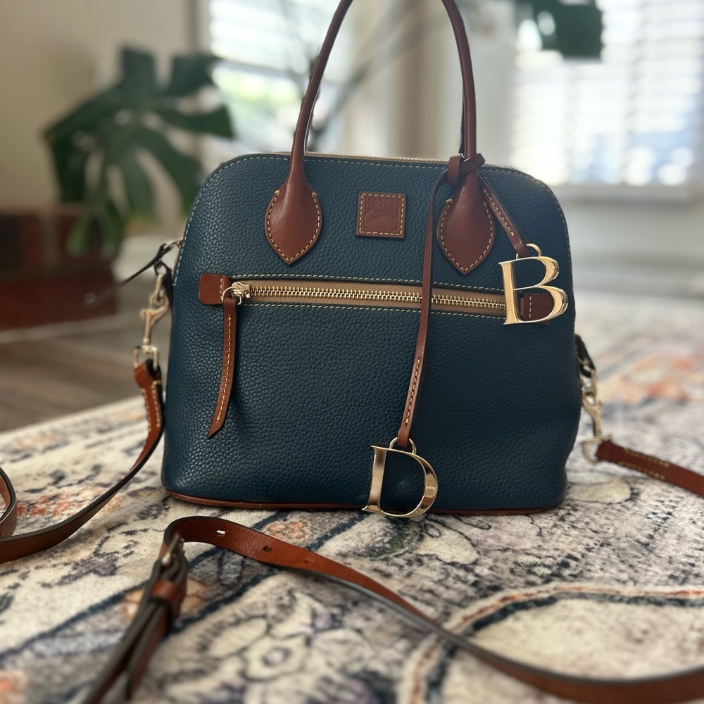 Elegant Blue Leather Handbag